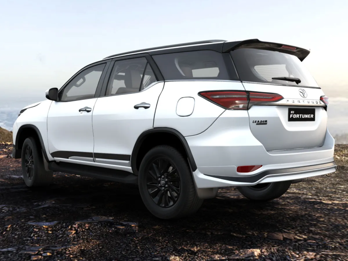 Toyota Fortuner Legender Fortuner Leader edition 4X2 AT